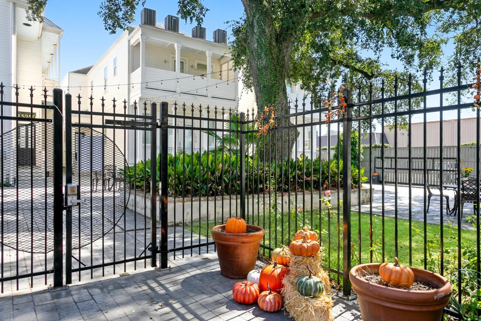 Amazing 3Br Cottage Off St Charles With Pool ニューオーリンズ エクステリア 写真